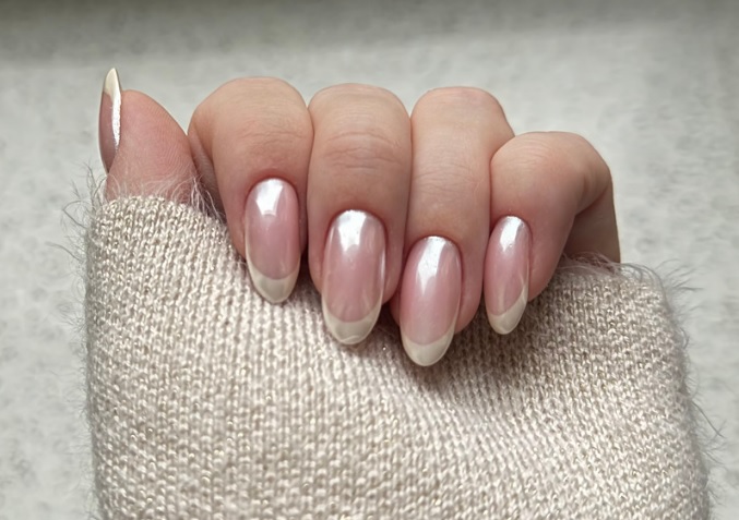 almond shaped nails