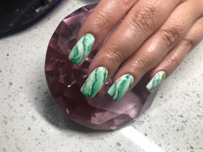 marble nails effect