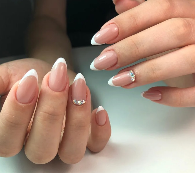 french manicure with glitter