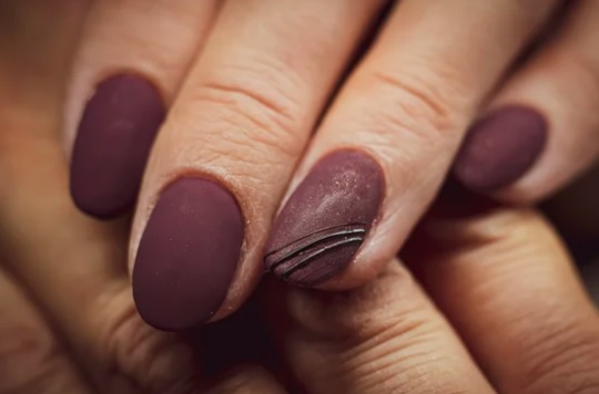 burgundy matte nails