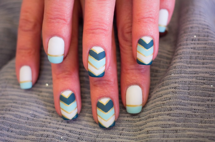 chevron stripes nail art