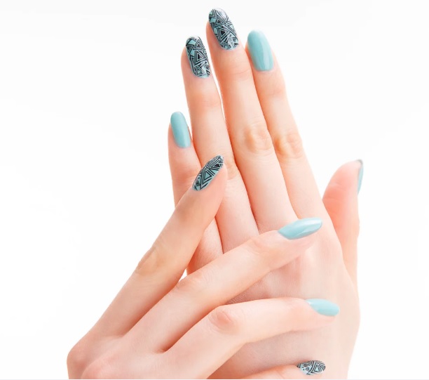 geometric nail art 2025