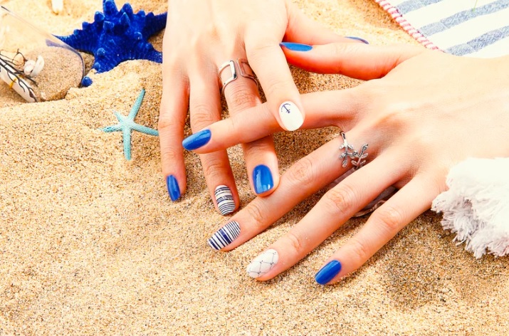 geometric nail art idea