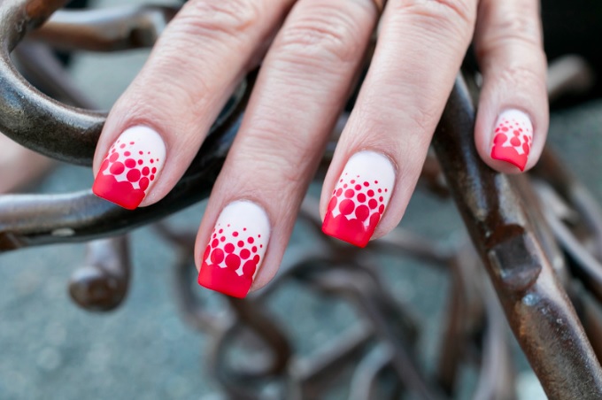 polka dot nail art