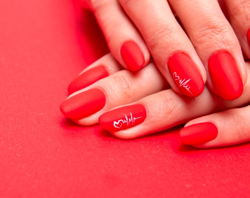 red matte nails 