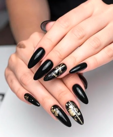 black and gold nail art