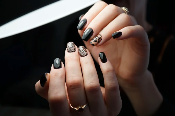 nail stickers with animalier