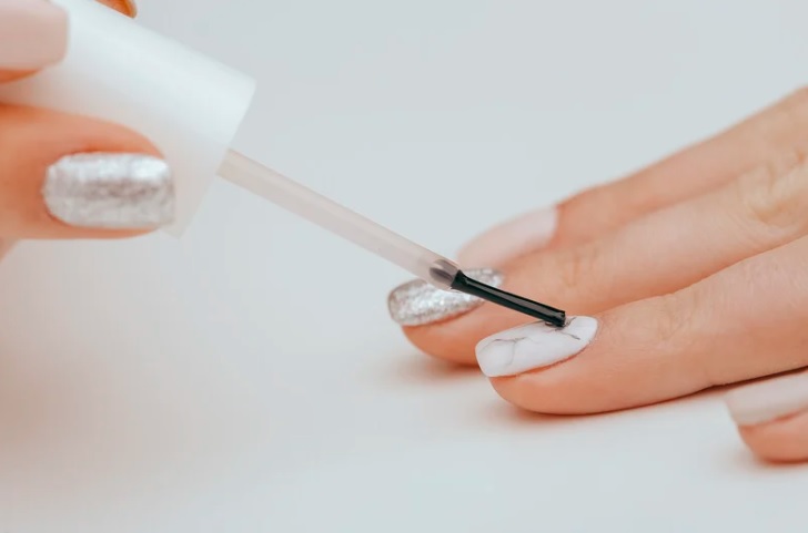 nails with marble style